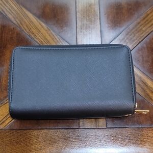 Elegant Black Wallet with Gold Accents